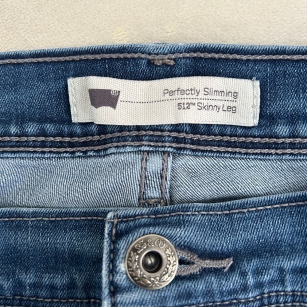 Levi’s Blue Denim Jeans - Picture 3 of 14